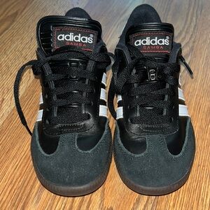 Brand new, never worn boys OG samba adidas. Size 2 kids